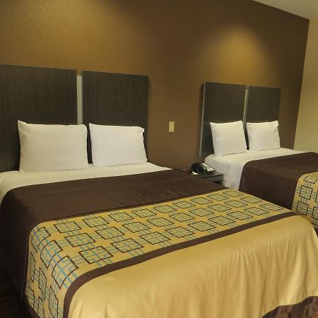 Scottish Inn & Suites Бейтаун Экстерьер фото