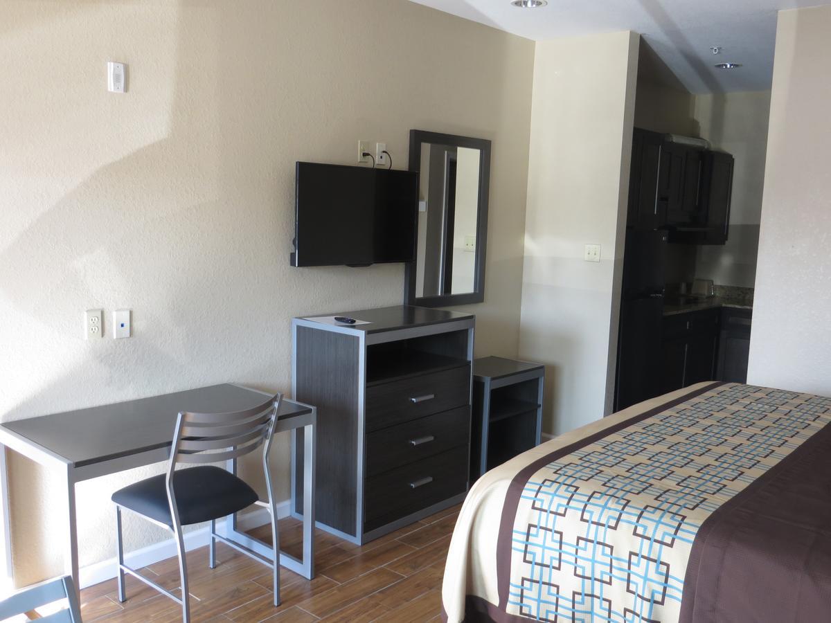 Scottish Inn & Suites Бейтаун Экстерьер фото
